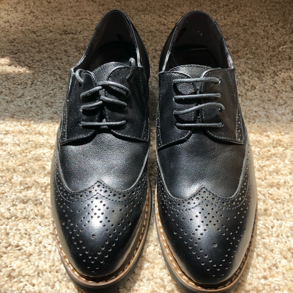 Tomboy Toes Wingtip Commanders in Black - Size 33